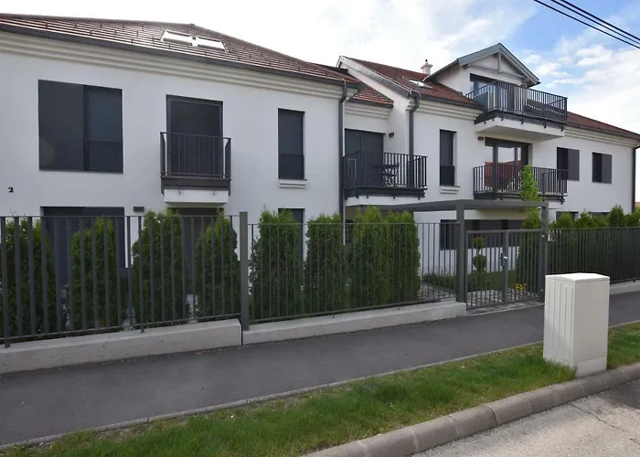 Azur Apartament *